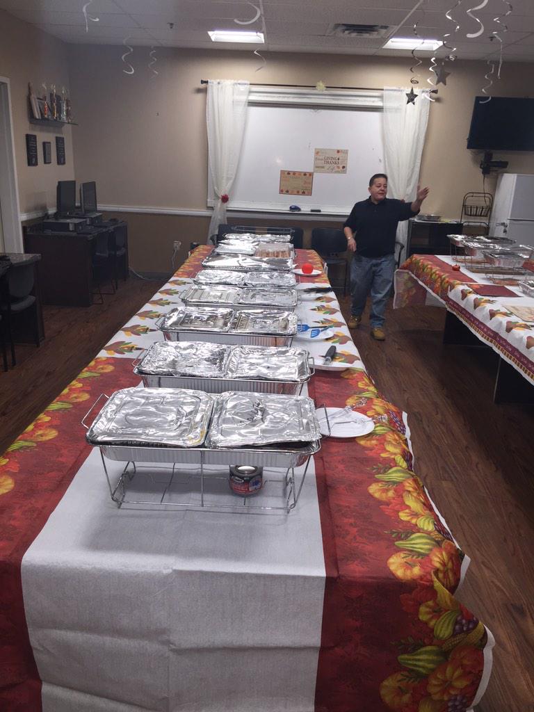 bxtrubro's tweet photo. Pot luck day at work http://t.co/R2u3L2nM3Q