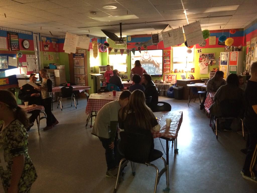 burgessdave's tweet photo. This is amazing!! RT “@BethHouf: Author's Cafe happening right now! #whatahook #tlap @burgessdave @MrsBrunk http://t.co/LofyFf2RVP”