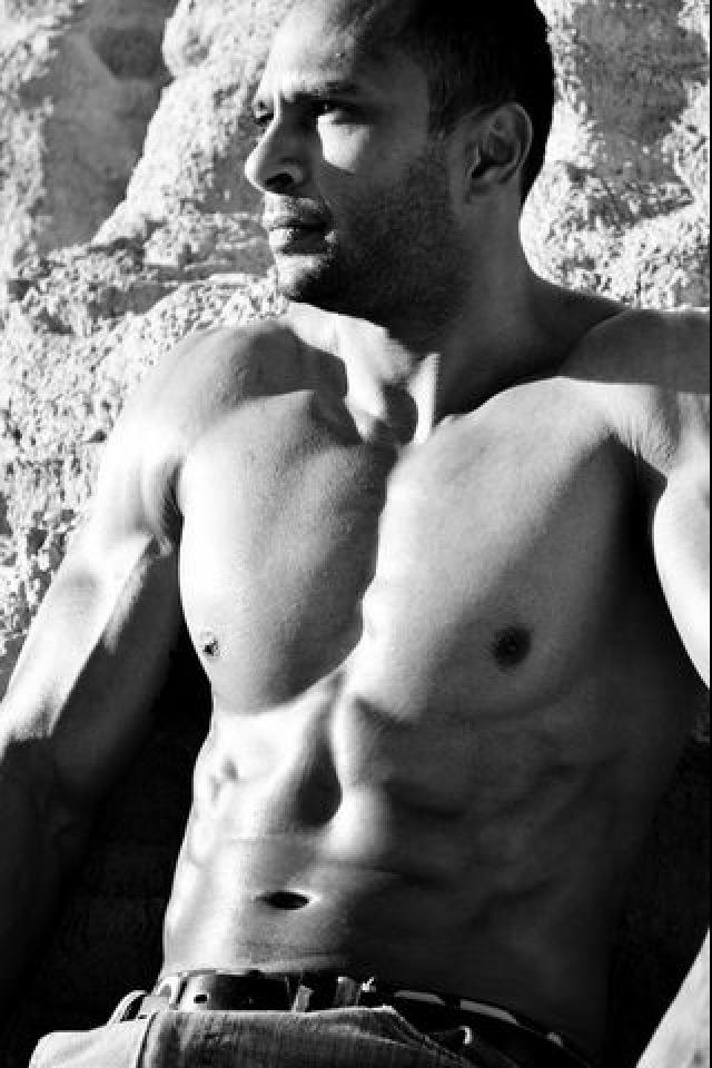 FasterBigger's tweet photo. Hard work and discipline = results #biggerstrongerfaster #fitness #gym #eatclean #trainhard #abs http://t.co/IkcLzmgCud