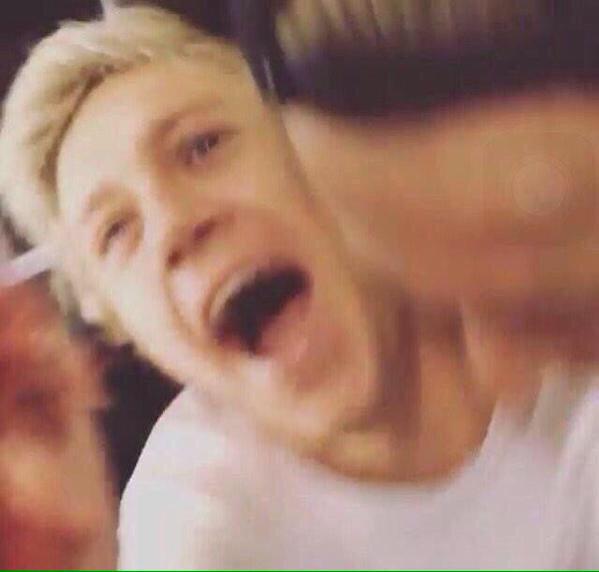 HORANW0LVES's tweet photo. "baby look what you've done to me"
MOST ACCURATE LYRIC EVER
#StockholmSyndrome 
#MTVStars One Direction http://t.co/tHY91s9DiA