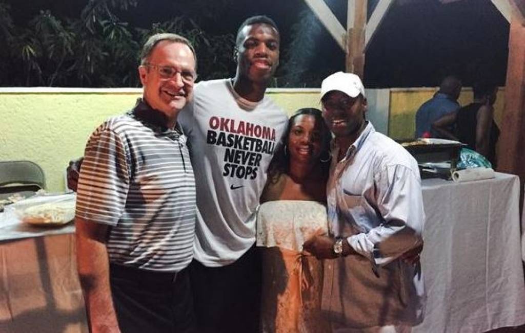 VIDEO: <a href="/OU_MBBall/">Oklahoma Basketball</a>'s first night in the Bahamas featured dinner at the Hields: bit.ly/11Sfrjh