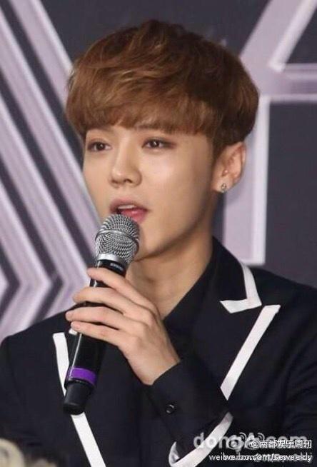 EXOBEAKHYUN_TB's tweet photo. สื่อเกาหลี: ผู้พิพากษาของ #Luhan ได้เข้าใกล้เกลี่ยกับ SM  โดยข่าวอ้างมาว่าวันที่ 25 ของศาลกรุงโซล (cont) http://t.co/BVWsYXmUhv
