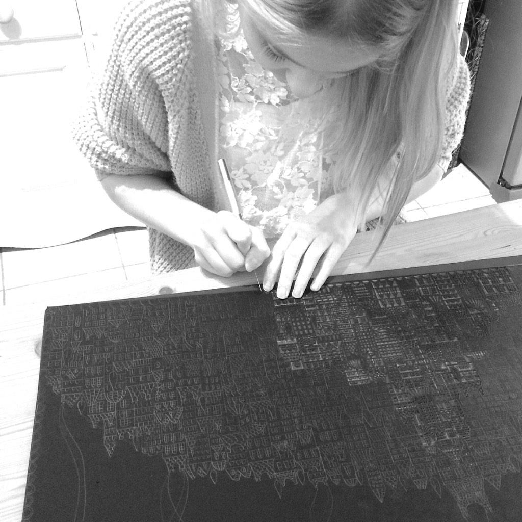 littleHB1's tweet photo. Progress shots of my biggest exhibition piece! Will post another picture when it's framed 😊 #papercutting http://t.co/zkxCAWYaud