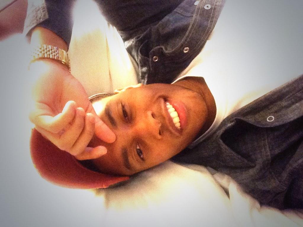 KamauStokes's tweet photo. 😜😎 http://t.co/CLQ947qmEq