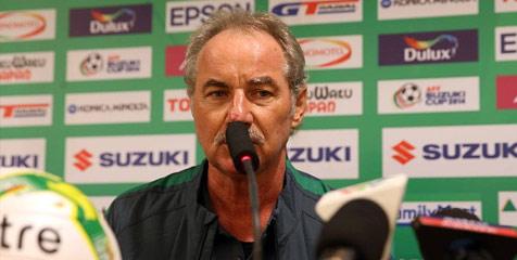 Bolanet's tweet photo. #GarudaBis http://t.co/KQfTk5tTss - Riedl: Salahkan Saya, Jangan Pemain! http://t.co/NyhyDSuKPx