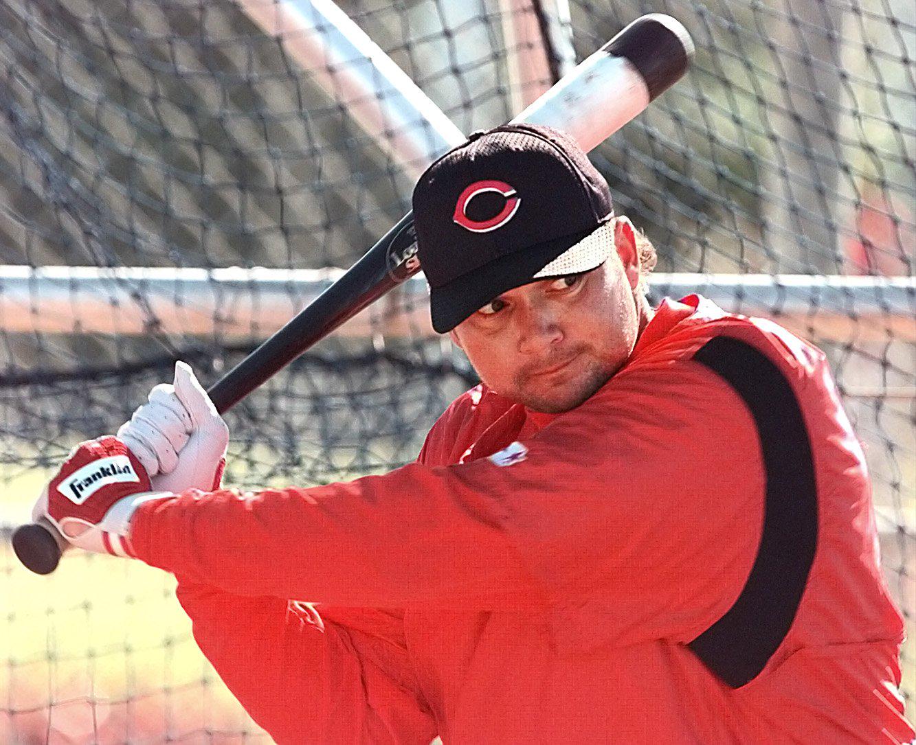 Happy 45th birthday to former star and utilityman Mark Lewis 