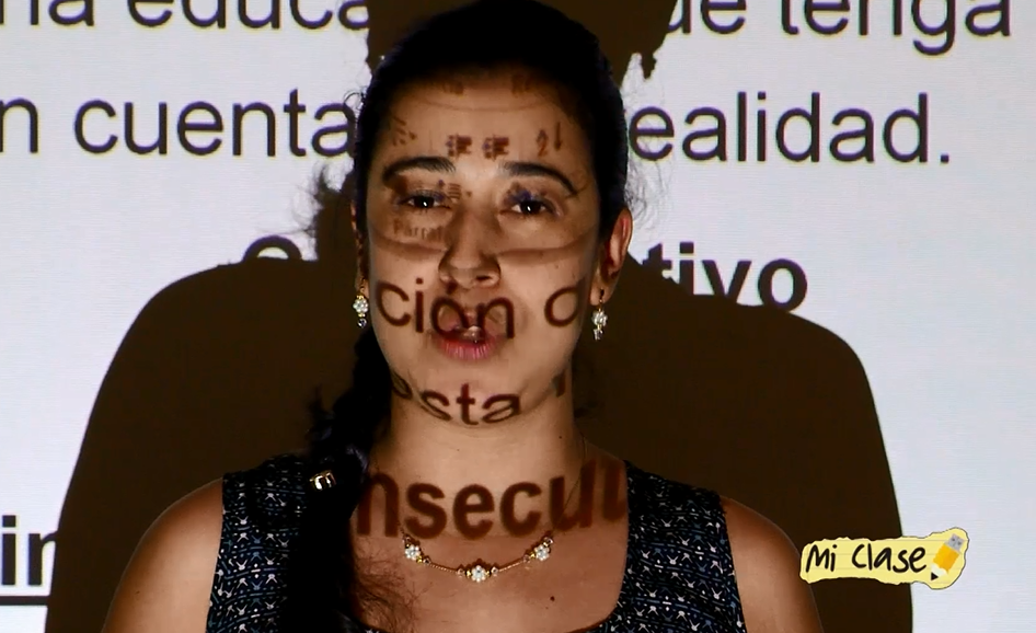 MiClaseTV's tweet photo. Sintoniza ya @Teleantioquia estamos ((Al aire)) con un nuevo tema de la @RedLenguajeAnt #AprenderEsDivertido http://t.co/hFLP9pld0C