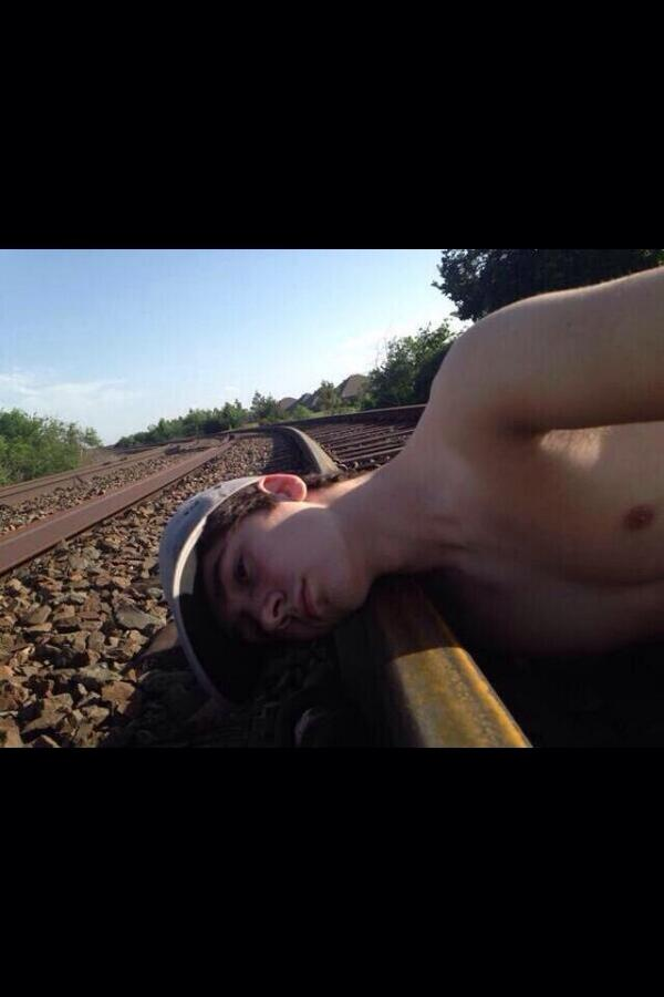 Vums22's tweet photo. Nkatha got me like http://t.co/UfTtit01il