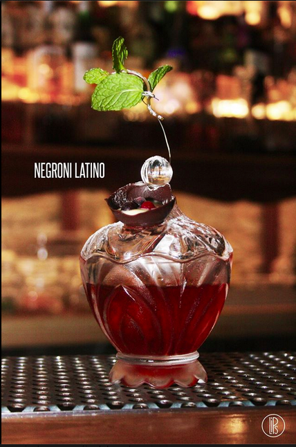 Lipsfeelingroom's tweet photo. Estamos abiertos, disfruta de un #drinks o de tu bebida favorita en @Lipsfeelingroom . #cocktailbar #laspalmas http://t.co/0GBw9PKa6o