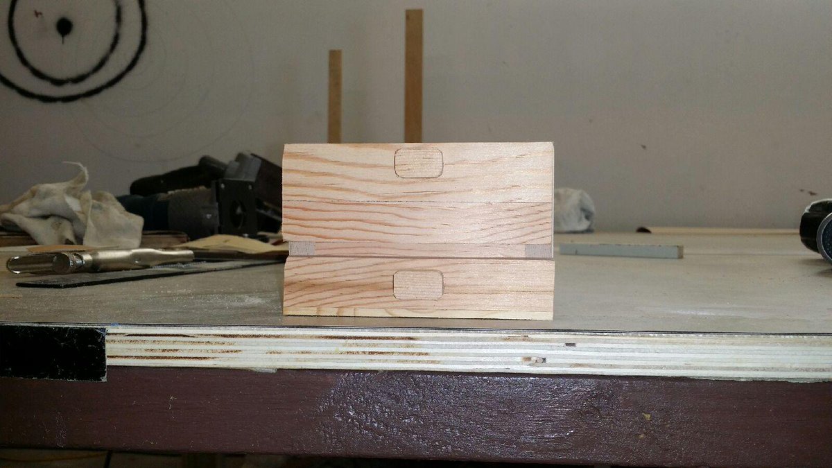 dasgrooviii's tweet photo. My coworker & I working on these handmade #keefbox pre-order yours today ! Hmu if u got my # or DM ME! RTRT $20 🔥🔥 http://t.co/GSLbVs68vO