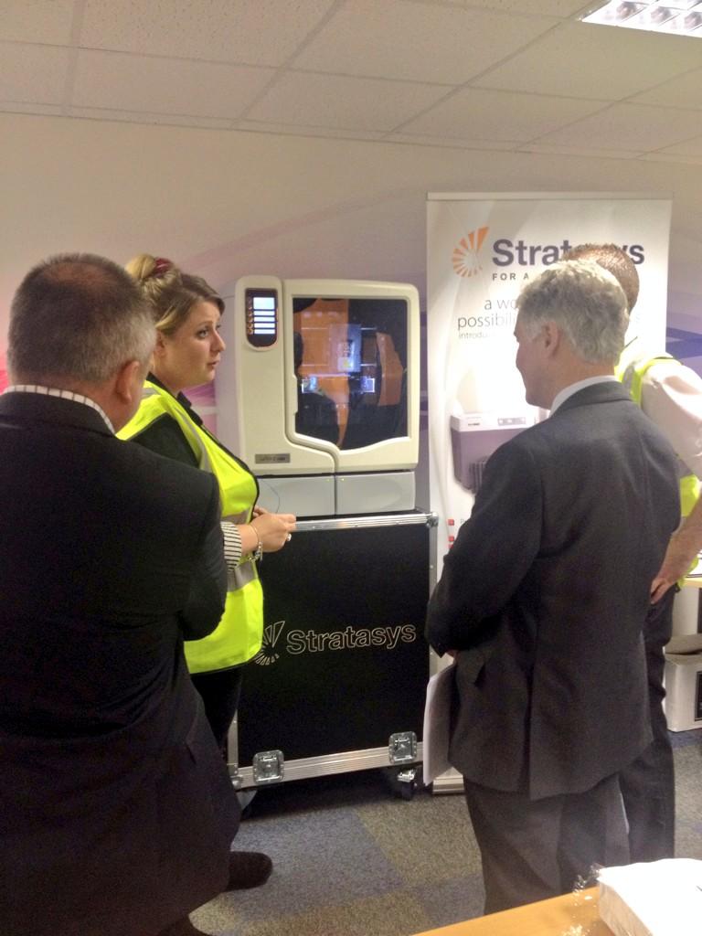 DigiSolPPX's tweet photo. Demonstrating #Stratasys #3D printing at #PaperlinX Glasgow http://t.co/ltFqKlH2Xy