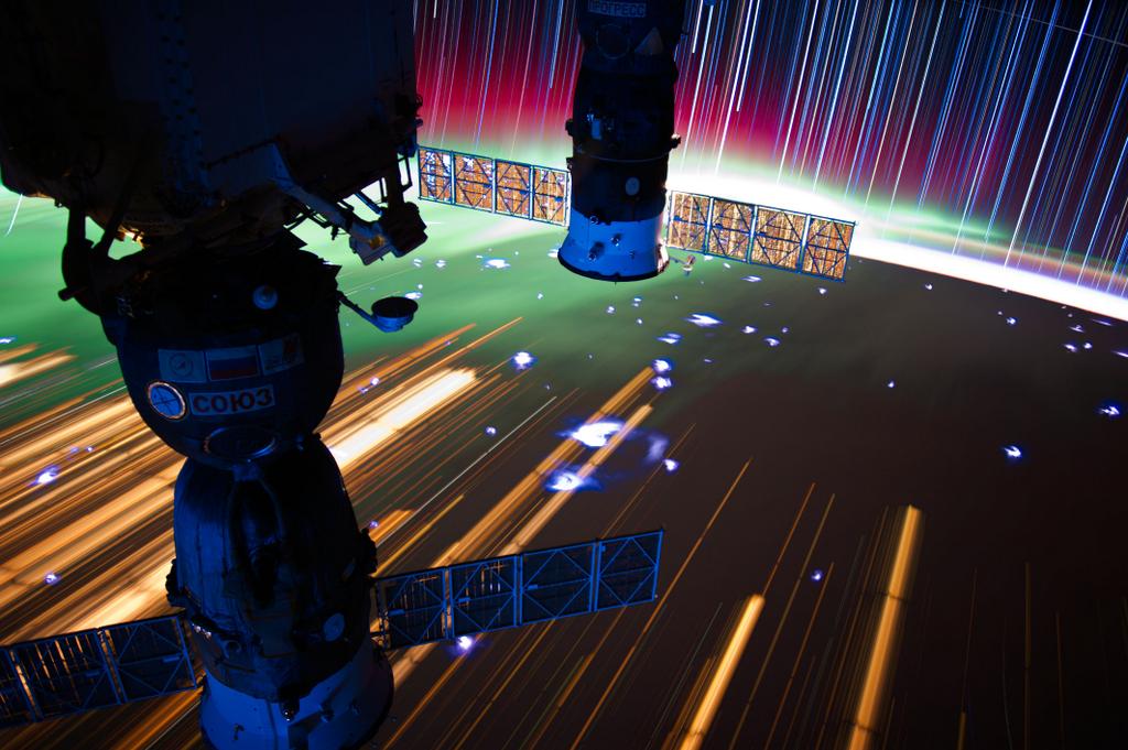 idariane's tweet photo. So nice RT @ObservingSpace: Star trail composite image by #ISS #Exp31 crew member D. Pettit
https://t.co/699Q9AjAoR http://t.co/Rk2ECY6euj