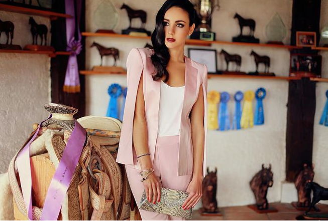 SnobCultural's tweet photo. Les compartimos la entrevista de @ChantalTorres de @ofashiondiary para @SnobCultural @sacional http://t.co/NErQMmGzIn http://t.co/cRsRZCTvp3