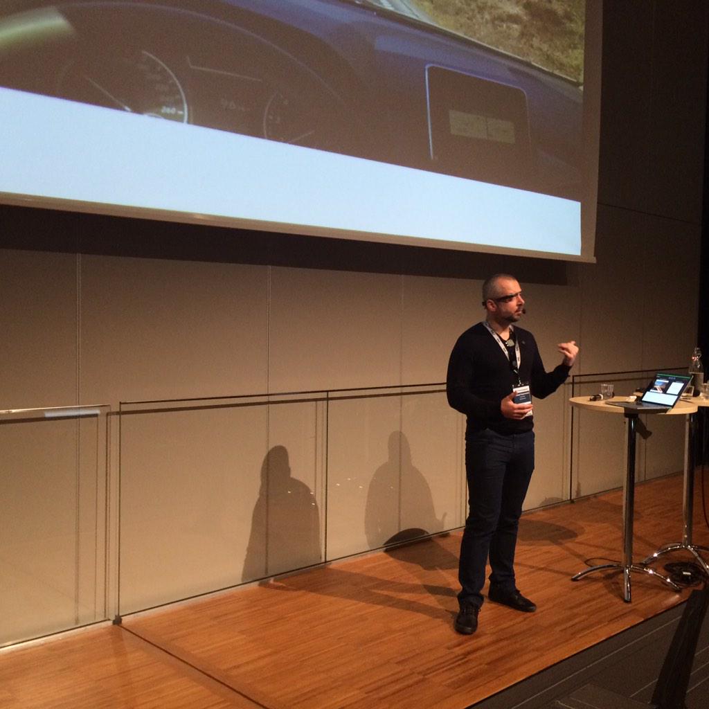 MarkusOdevall's tweet image. Grym föreläsning av @kazarnowicz. Så bra och fort att man inte hann twittra av rädsla att missa nåt #ind14 #digitfolk