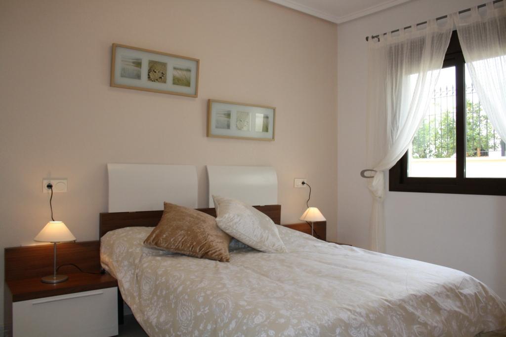 QSDGroup's tweet image. Take a look a this 2 bed villa in #CiudadQuesada 143,500€ bit.ly/1z0hzTN