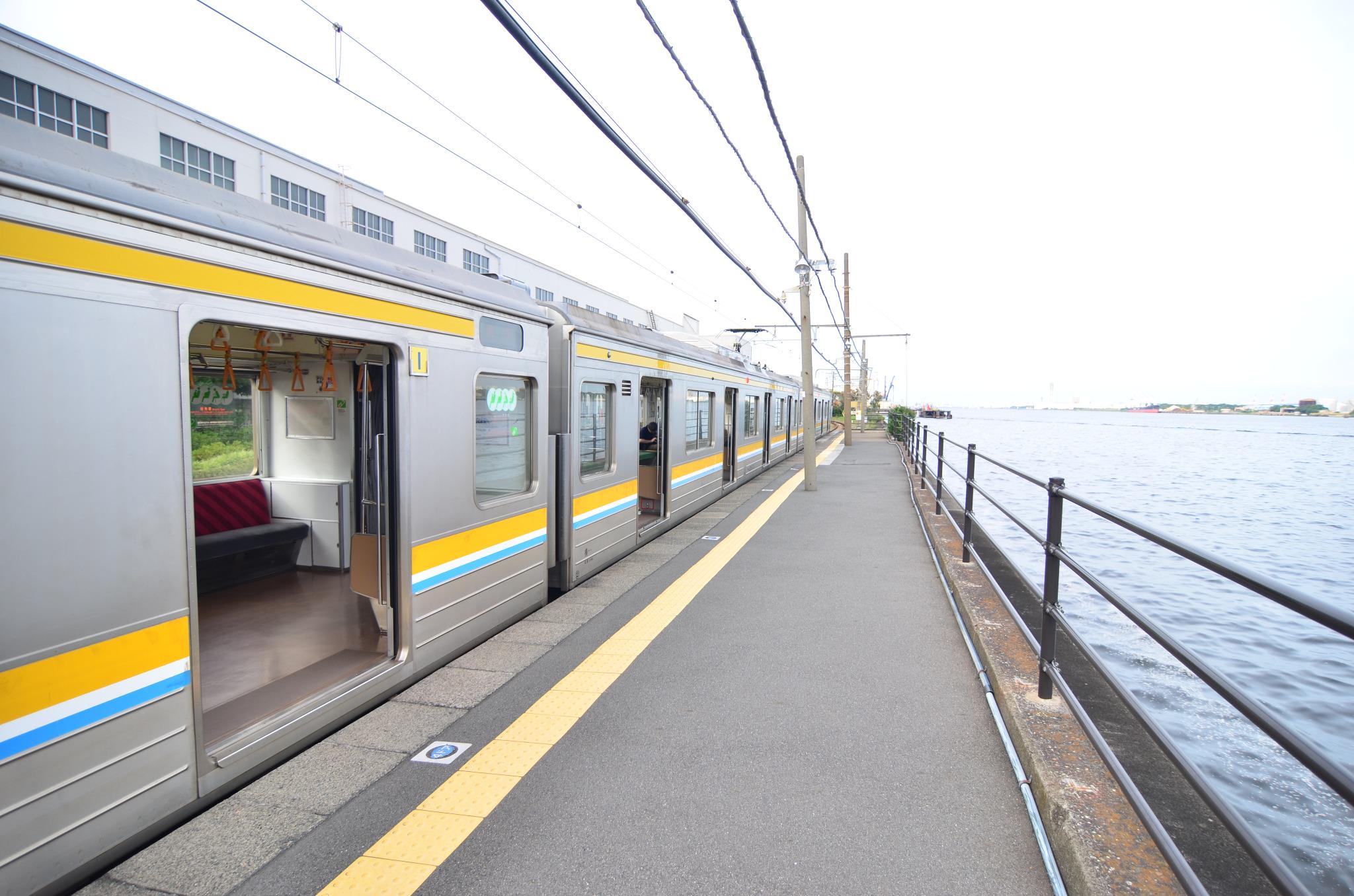 ユキカゼ メガイルミ7日 そしてもう一つ紹介したい本は ペンギン鉄道なくしもの係 なにもしないけど可愛らしいジェンツーペンギンが海辺の駅でお迎えします モデルとなった鶴見線海芝浦駅も素敵な場所です Http T Co Shqkguqyry Http T Co ユキカゼ メガイルミ7日 そしてもう一つ紹介したい本は ペンギン鉄道なくしもの係 なにもしないけど可愛らしいジェンツーペンギンが海辺の駅でお迎えします モデルとなった鶴見線海芝浦駅も素敵な場所です Http T Co Shqkguqyry Http T Co