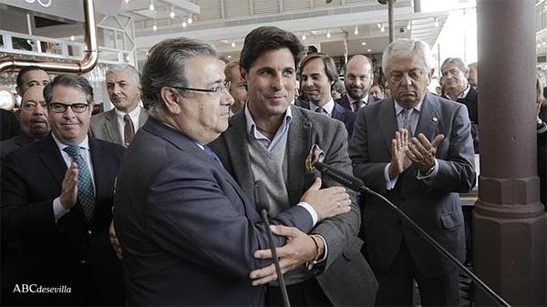 abcdesevilla's tweet photo. Inauguración del mercado gourmet Lonja del Barranco, en imágenes [Ver galería] http://t.co/wwVZJVGKsN | #Sevillahoy http://t.co/Ezz8lzxzgn