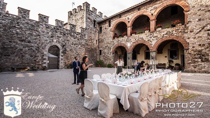 EuropeWedding's tweet image. Our CEO Massi wiht senior planner and designer Lucy &amp;amp; Emily arranging the final decorations for a VIP #vipwedding