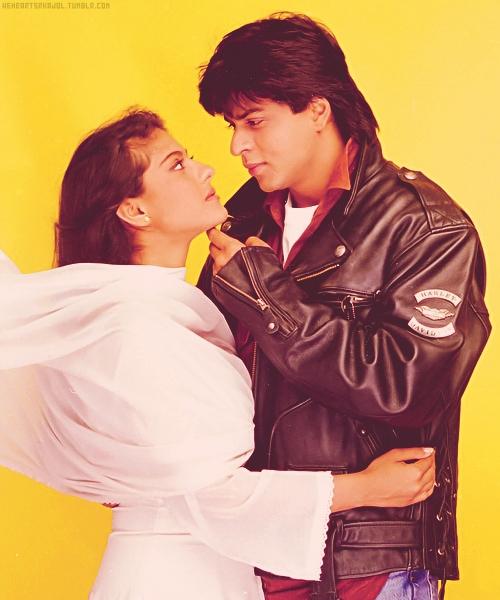 <a href="/iamsrk/">Shah Rukh Khan</a> The new #DDLJ trailer is so incredible!!! 😍 Love it so much! 💗 #BestMovieEver 💚💛✨💛💚