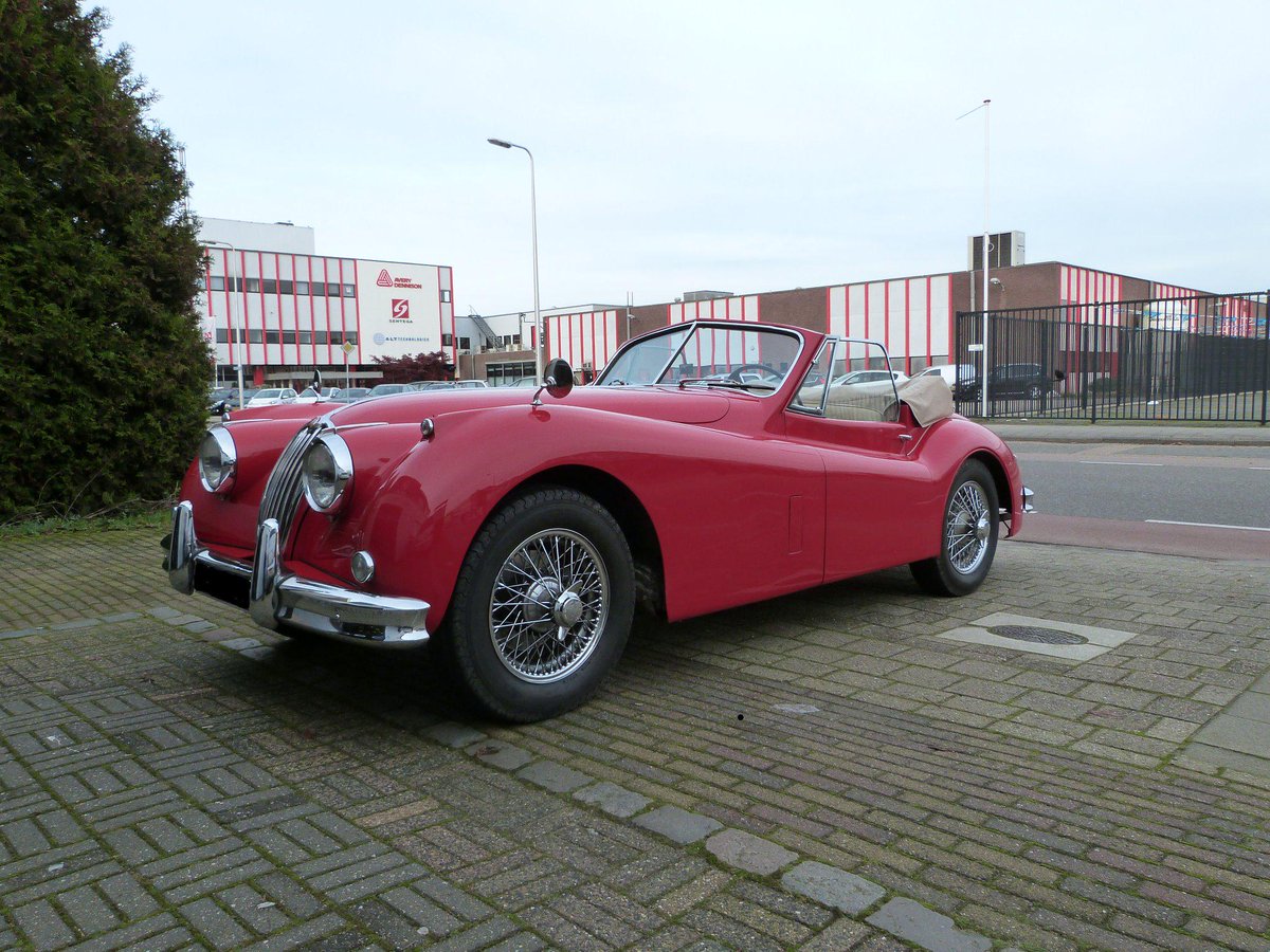 RobelcoCar's tweet photo. For sale: Jaguar XK140 DHC 1957 http://t.co/oIHfRcbEcL