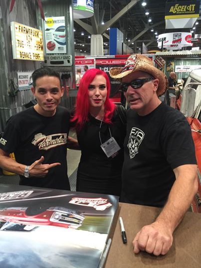 DeralePerf's tweet photo. @ninavonhorn Thanks for swinging by the Derale Booth to visit the Boys. #farmtruck #AZN #Derale #NinavonHorn http://t.co/UjzCtrQ2Ql