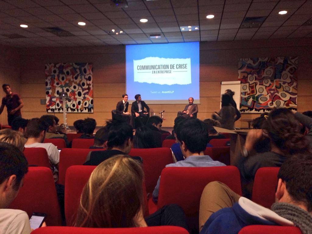 Linkedgeevent's tweet photo. @LinKedgeEvent est présent à la conférence sur la communication de crise en entreprise de @ClepsydreKBS ! #confCLP http://t.co/egtO9LBIDV
