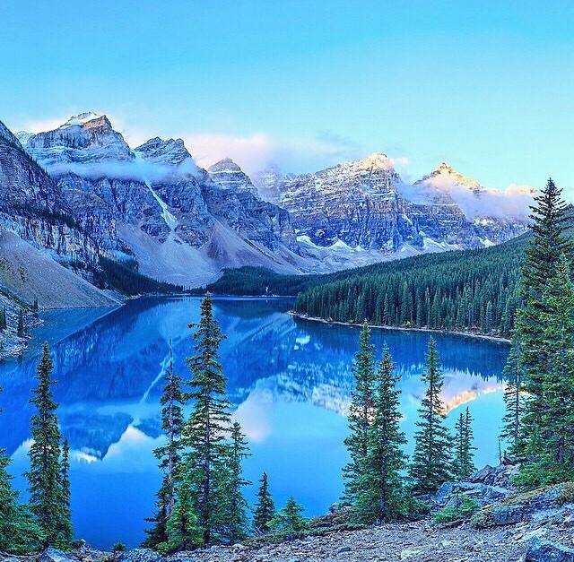 InsaneViews7's tweet photo. Moraine Lake, Alberta, Canada http://t.co/Y7Mo092YmK
