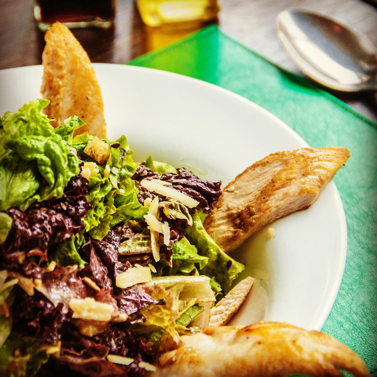 siddharthabsas's tweet photo. #Delivery #Palermo | Lunes a Viernes | 4834-6427 | Almuerzos desde $45.- #Caesar #Salad #Pollo #Parmesano http://t.co/JcM6QMstt9