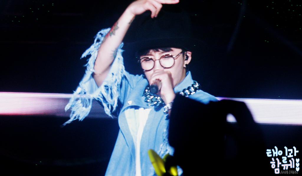 내가찍은직찍....이라고해봤자...너무 멀어서 스크린을 찍었다..계속 우려먹는 중이다...사골인줄...ㅎㅋ....