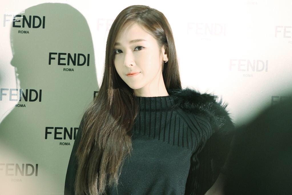 apaew's tweet photo. พยายามคิดแคปชั่นแต่คิดไม่ออก... #สวยเกินบรรยาย http://t.co/Tw68pAE6qw