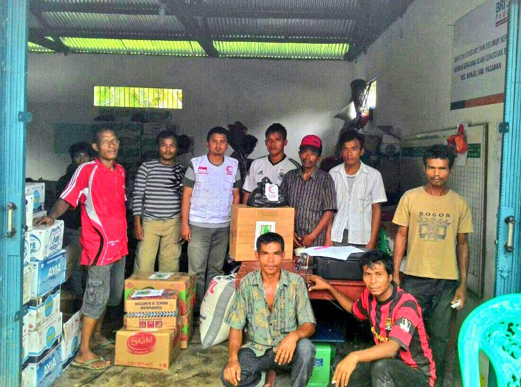 Donasi dari BEM KM FK Unand telah tersalurkan mll BSMI cab Pdg ke warga Pasaman pasca bencana alam <a href="/bemkmfkunand/">BEM KM FK UNAND</a>