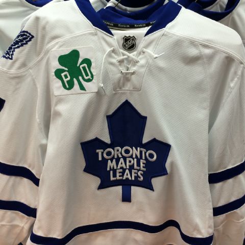 MapleLeafs's tweet photo. The #Leafs will wear a patch in honour of Pat Quinn tomorrow night. http://t.co/lDRGfgwSeU
