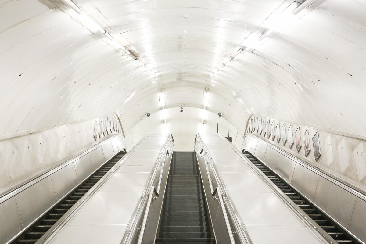 LocationPartner's tweet photo. Lost London...Amazing trip this morning to a disused London Underground station. http://t.co/YMLy8hFigK