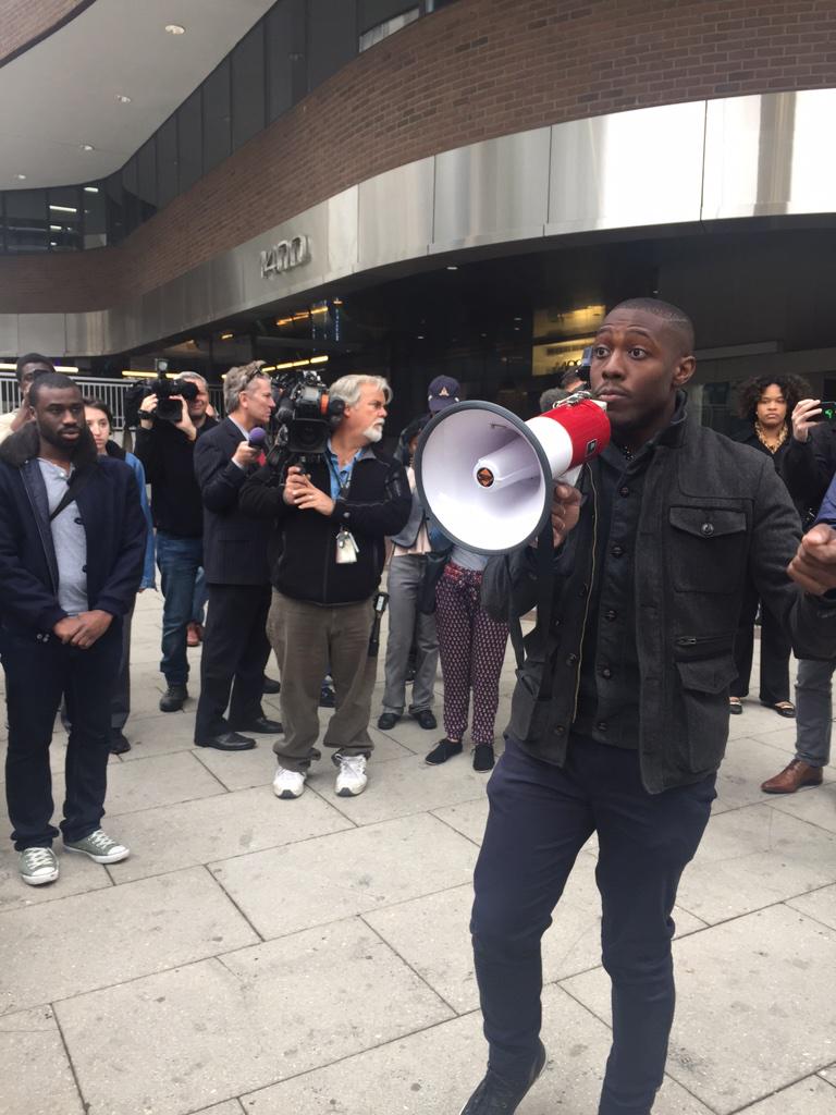 TheFireNexTime's tweet image. @jonathanlykes speaking truth to power at the #DCChapter @BYP_100 action for #JusticeForMikeBrown #Every28Hours