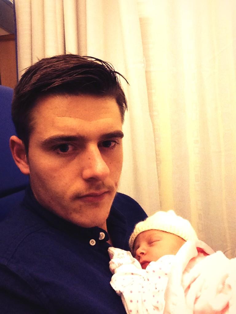 AdamHaines7's tweet photo. Me and my beautiful little daughter :) http://t.co/oNtMSl2j3f