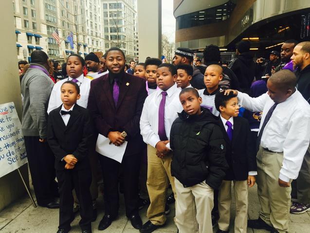 TheFireNexTime's tweet image. Young boys at @potomacprep academy came to the #justicefomikebrown rally with the @BYP_100 #dcchapter #every28hours