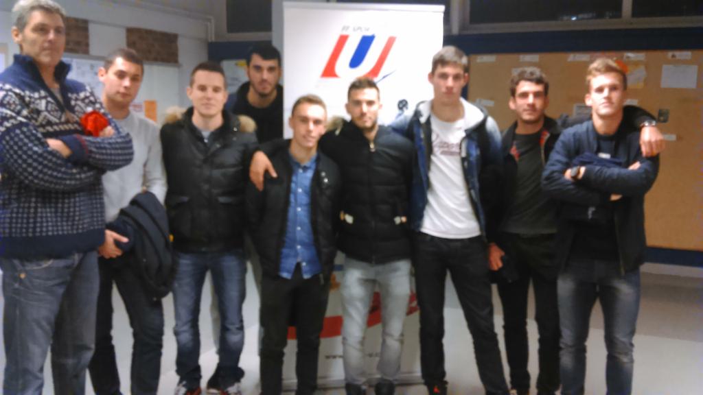 FootMercastaps's tweet photo. Belle brochette ! La #TeamSTAPS à l'honneur à la cérémonie Unicaen/Sport Universitaire/Conseil Général ! @sportacaen http://t.co/OXoCWSZFu4