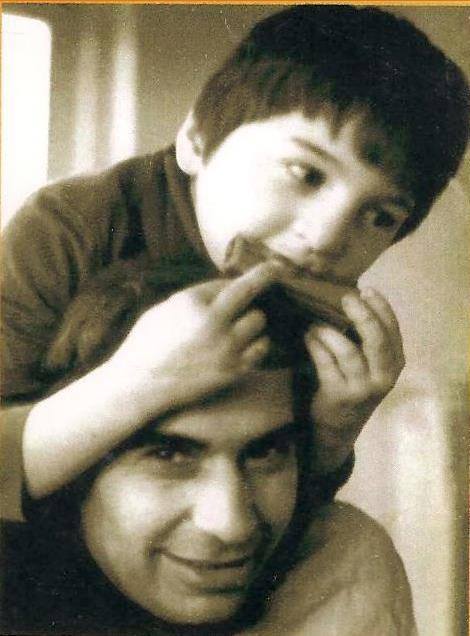 fsayofficial's tweet photo. Babam Ahmet Say ile 
Ankara 1979 http://t.co/06zVDZuGvA