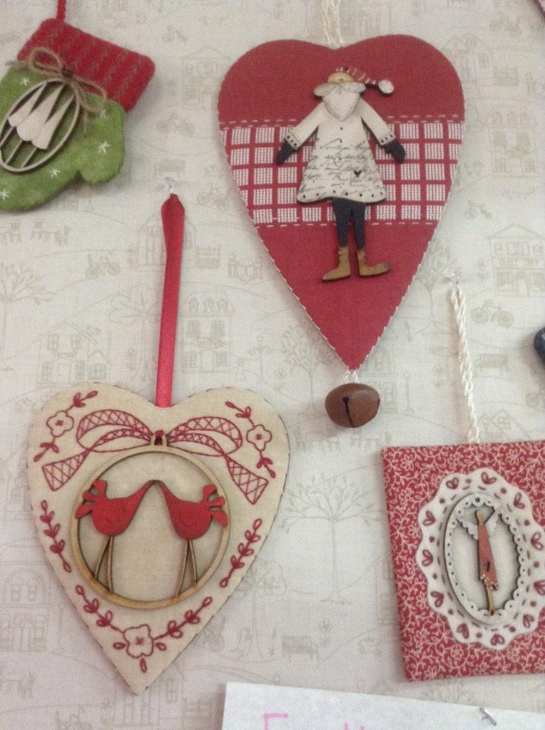 Craziquilter3's tweet photo. Festive trinkets course Dec 4 6 pm @Craziquilter3 #christmasgifts #homemadegifts http://t.co/Wf6C8qKnql