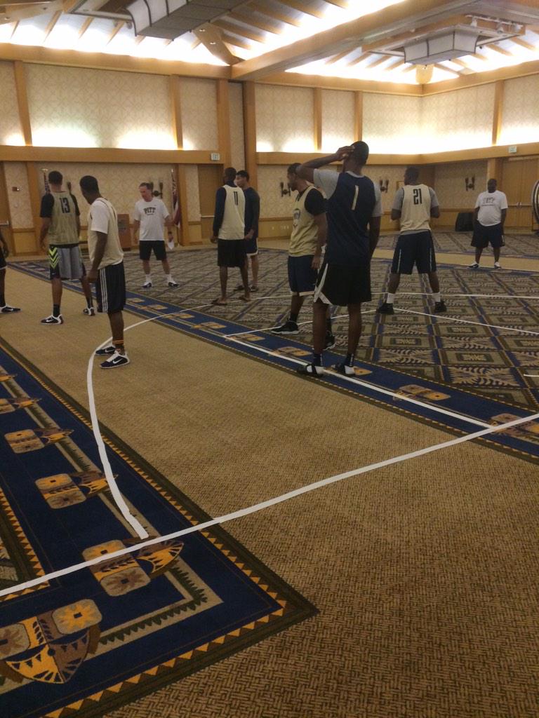 PittMBBManagers's tweet photo. The taped court has made an appearance in Maui. Final walkthrough before we take on San Diego St. #regulationsize http://t.co/bNf61b6EpJ