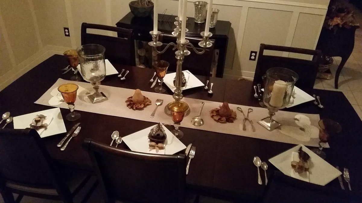HarleysMom_'s tweet photo. @ToddGlass I thought you might appreciate this. We've had our dining room table set for thanksgiving since last week. http://t.co/DBAywude71