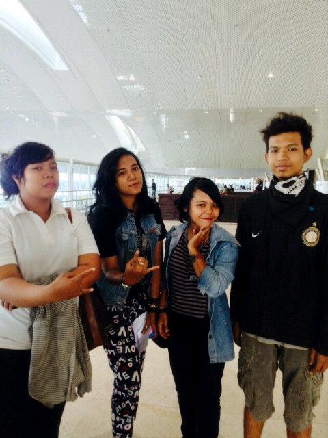 Selfie pas nganterin <a href="/anggie_pratiwie/">Anggie</a> at bandara kuala namu \m/