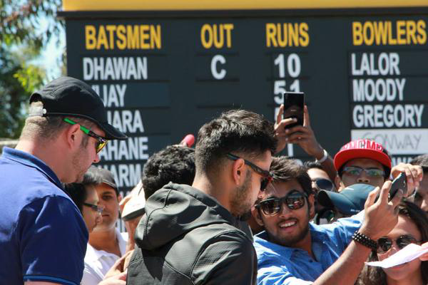 viratliciousFC's tweet photo. Pic : 3 @imVkohli on day 2 of #IndvsCA practise match at Adelaide, Australia. #ViratKiToli http://t.co/s6EOKZtaHU