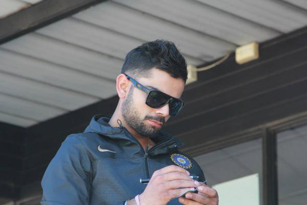 viratliciousFC's tweet photo. Pic : 6 @imVkohli on day 2 of #IndvsCA practise match at Adelaide, Australia. #ViratKiToli http://t.co/9vM3p9kQLr