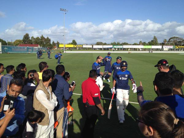 viratliciousFC's tweet photo. Pic : 7 @imVkohli on day 2 of #IndvsCA practise match at Adelaide, Australia. #ViratKiToli http://t.co/pxNFg4sqap