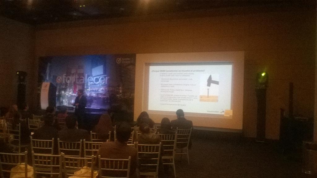 mikiperiquillo's tweet photo. #SymVisionBOG Que evento mas chevere! :D http://t.co/0Zt7JZihSv