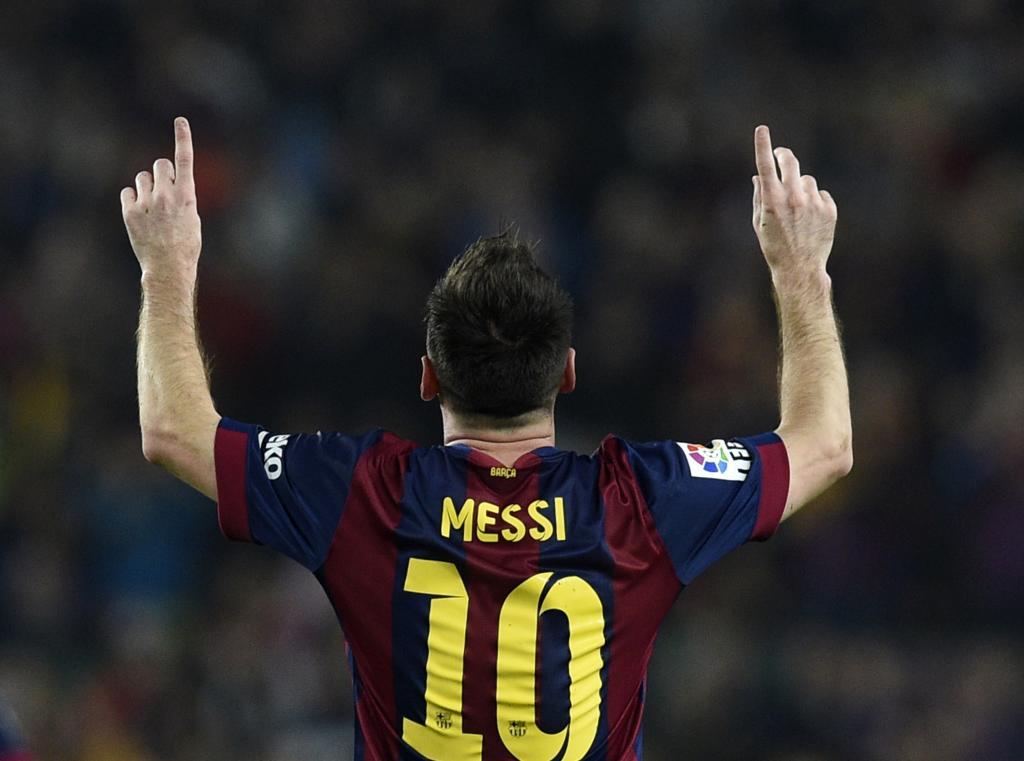 marca's tweet photo. EN DIRECTO | Gol de Leo, que supera el récord de Raúl en #Champions APOEL 0-2 Barça http://t.co/wBOoCPBy2C #Champions http://t.co/g1TbgAAZmi