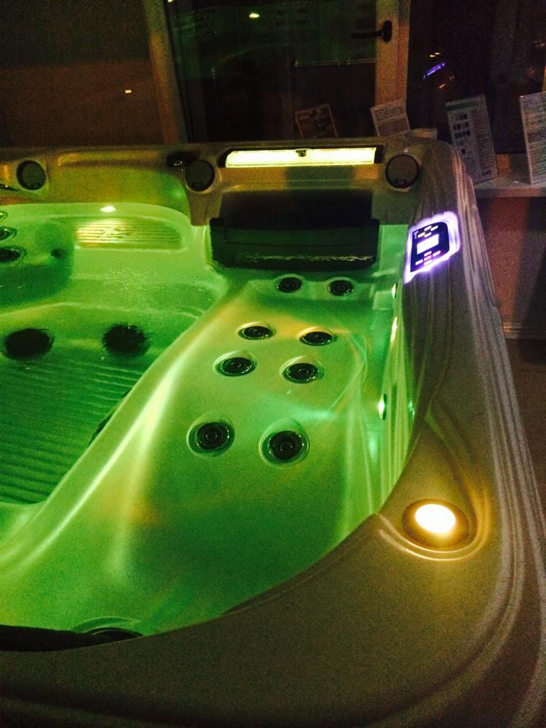 Hottub_House's tweet photo. Hot tubs have arrived today and the shops looking great... http://t.co/SV37UaLTx9