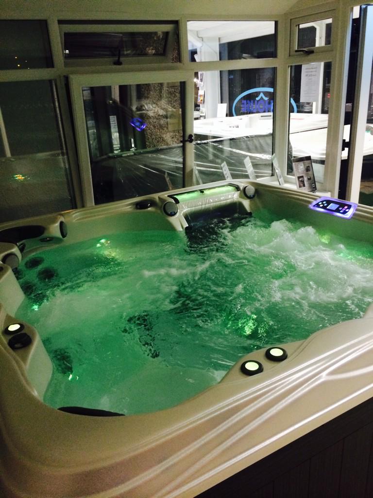 Hottub_House's tweet photo. Hot tubs have arrived today and the shops looking great... http://t.co/SV37UaLTx9