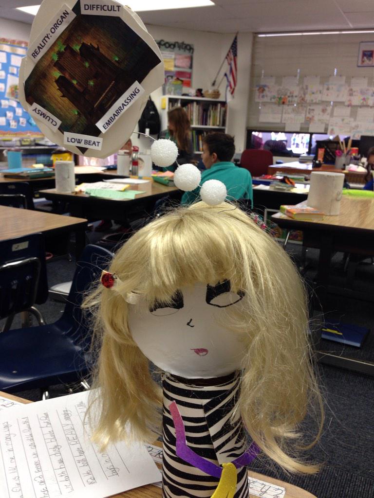 WiseSchoolLA's tweet image. It&apos;s biography book report time in grade 3 - A Crooked Kind of Perfect #learndeeply #wiseschooll